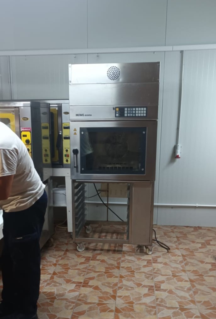 Cuptor profesional de patiserie si panificatie Miwe Econo 6 tavi reconditionat Eurocas